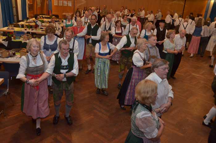 Frühlings-Volkstanz